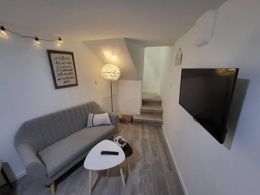 Superbe Appartement T2 Centre Historique Ла-Сутеррен Экстерьер фото
